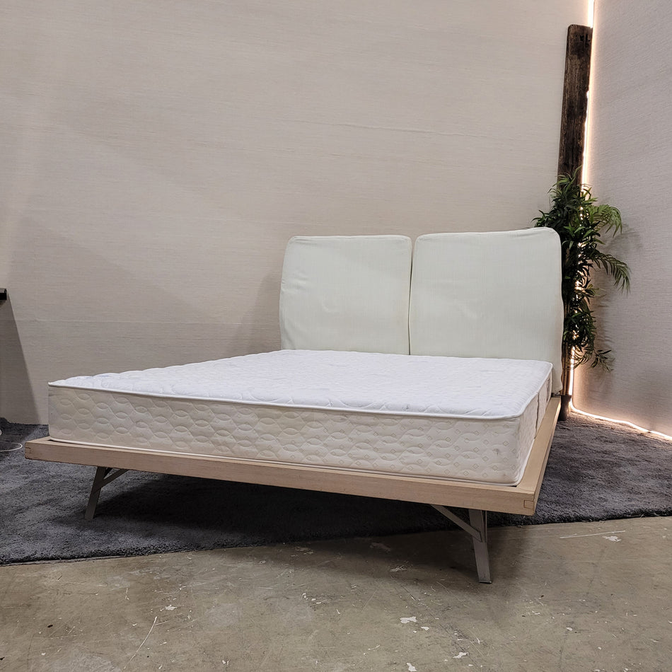 Modernes Doppelbett 160x200 cm mit Matratze & Lattenrost – helles Holz – Bett gebraucht