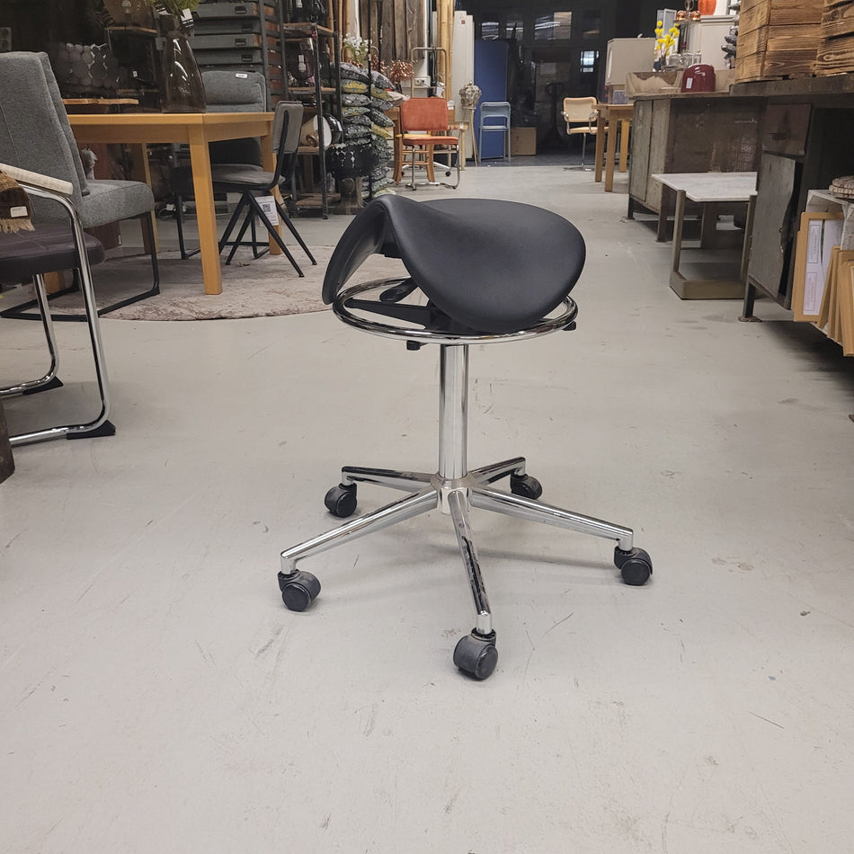Sattelhocker Bürohocker schwarz Chrom höhenverstellbar Hocker