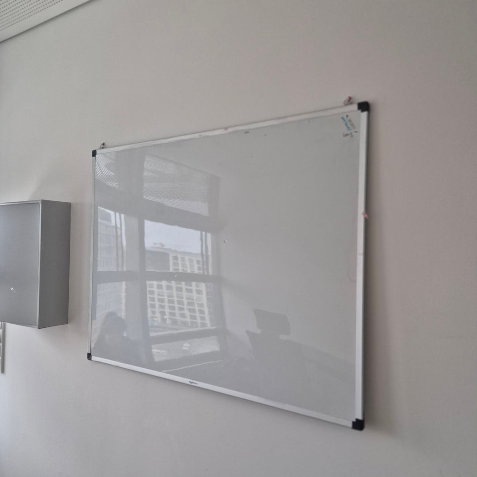 Whiteboard 120×90 cm – Wandtafel für Büro, Meeting & Schule, gebraucht