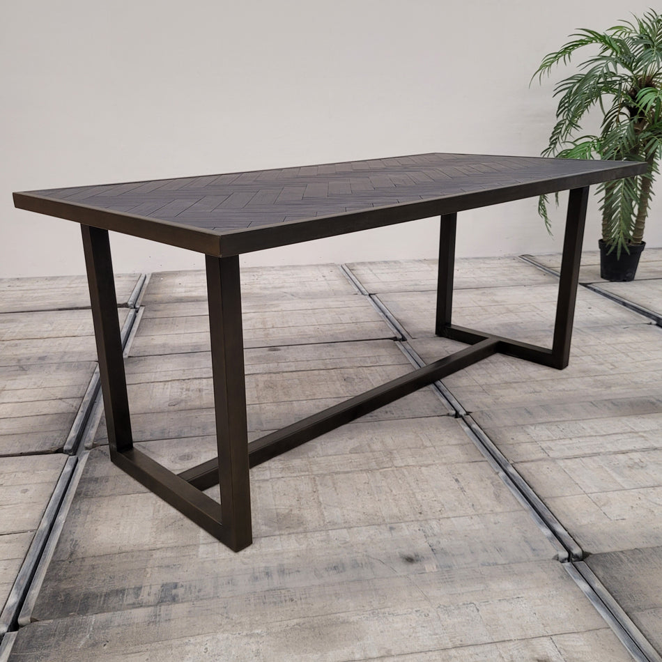 Saffron Esstisch Massivholz 180cm Fischgrät Muster Schwarz Braun Tisch