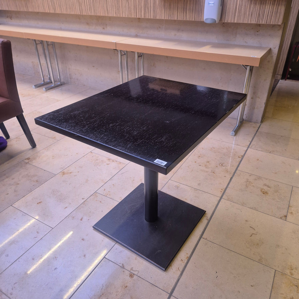 Restauranttisch Eiche mit schwerem Metallgestell – Gastronomietisch 65x80