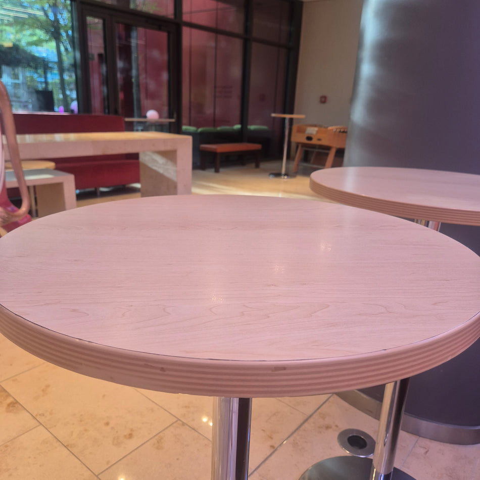 Stehtisch rund Lobby