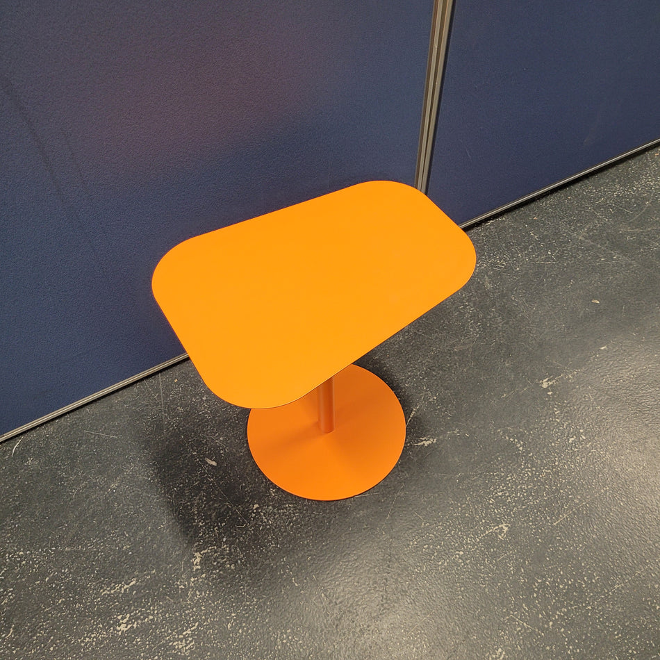 Beistelltisch orange Metall Designer Tisch