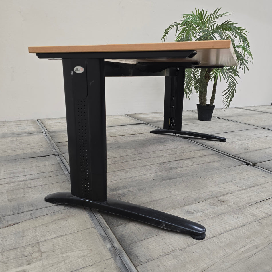 ELKA Höhenverstellbarer Schreibtisch 160x80cm Bürotisch Holz Hell Metall Schwarz Tisch Gebraucht