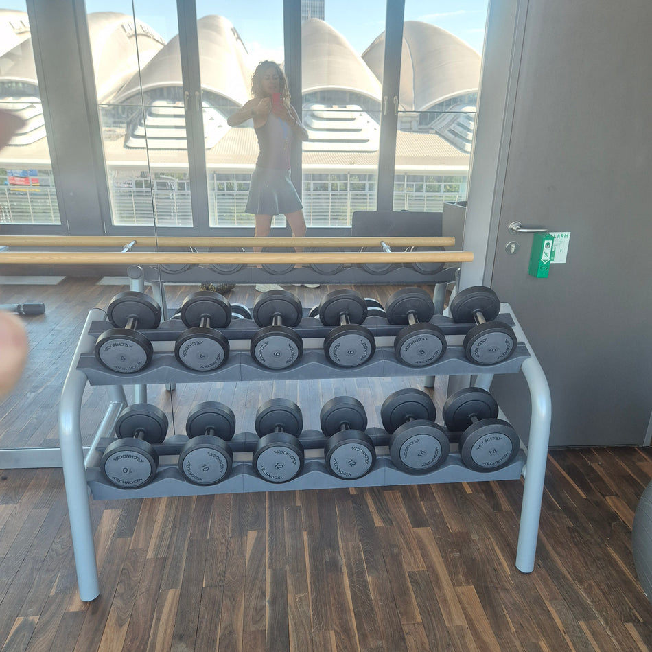 Freihantelbank mit Freihanteln Technogym