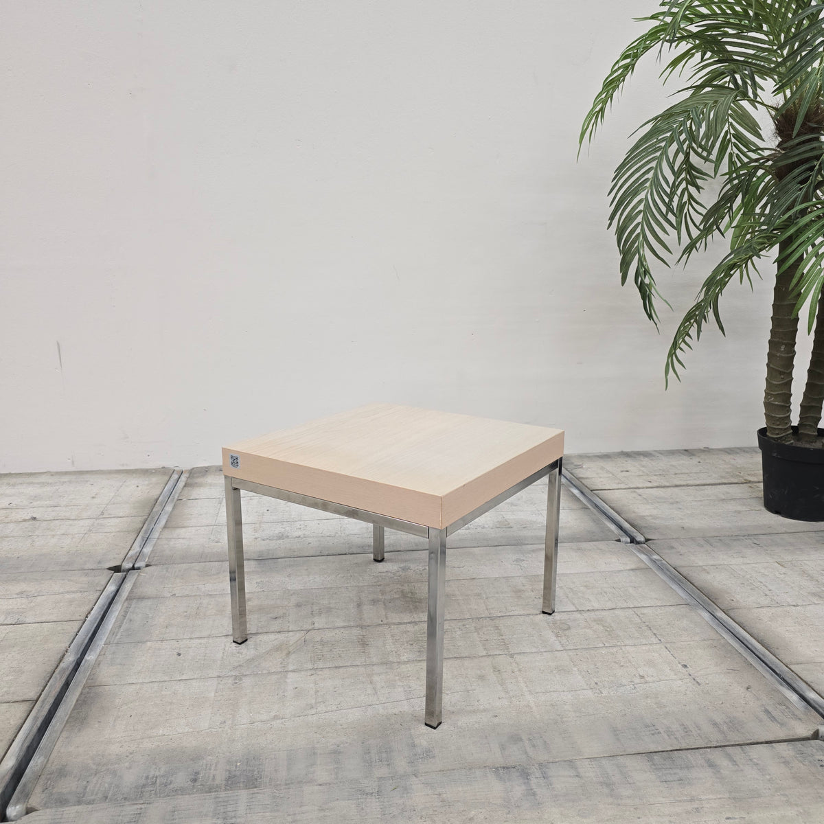 IKEA Klubbo Beistelltisch Hellbraun Holz quadratisch mit Metallgestell