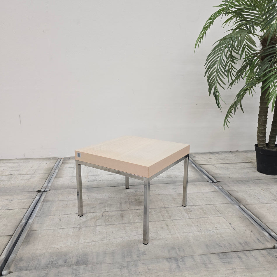 IKEA Klubbo Beistelltisch Hellbraun Holz quadratisch mit Metallgestell Tisch Gebraucht