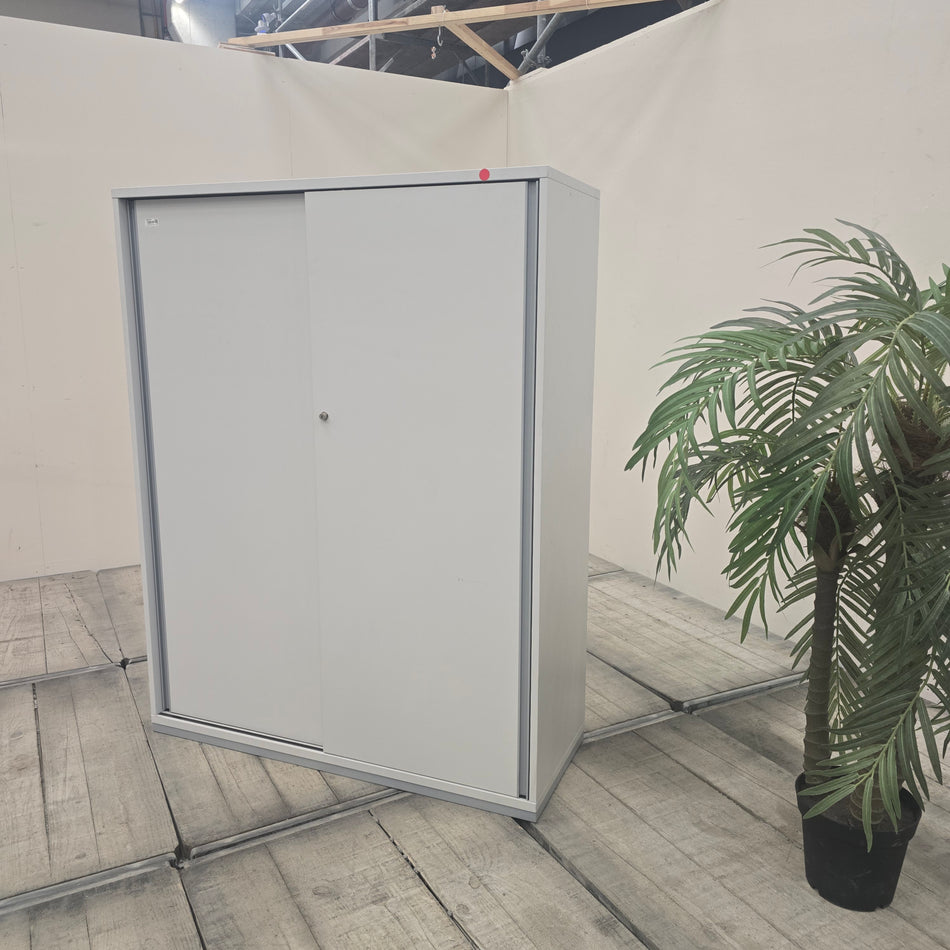 Highboard 120cm Schiebetürenschrank Grau Holz Büromöbel Schrank Gebraucht