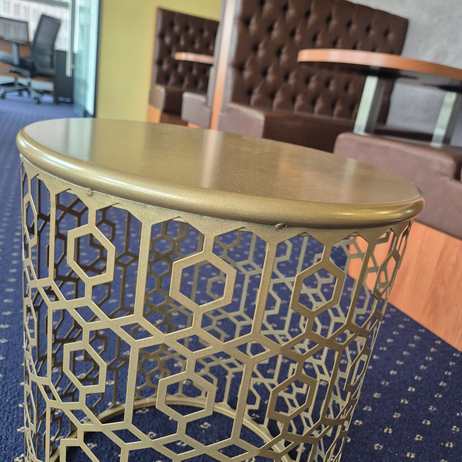 Runder Beistelltisch aus Metall – Loungetisch & Couchtisch, gebraucht