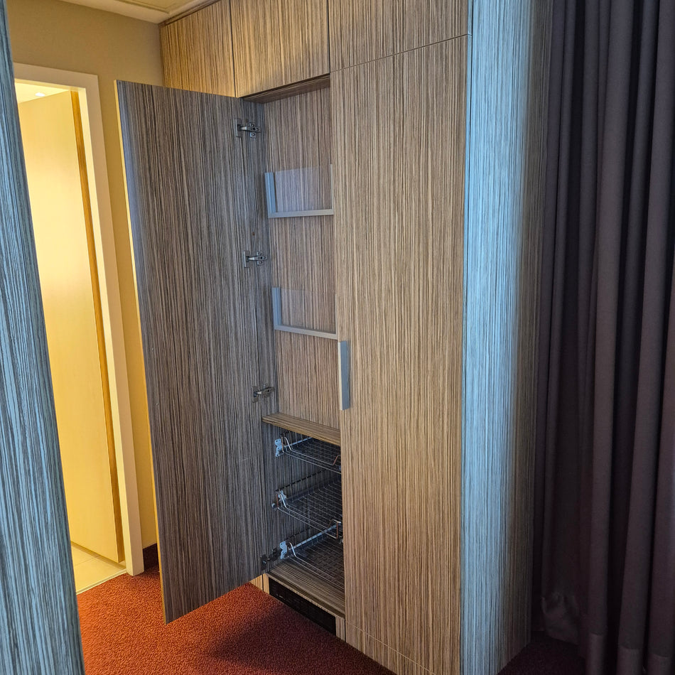 Kleiderschrank 3-Türig