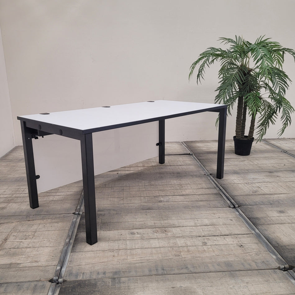 Büro Schreibtisch Weiß Schwarz 160x80 Sichtblende Arbeitstisch Tisch Gebraucht