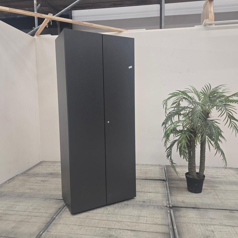 PLANMÖBEL Aktenschrank 80x190cm Flügeltürenschrank Schwarz Anthrazit Holz Schrank Büromöbel Gebraucht