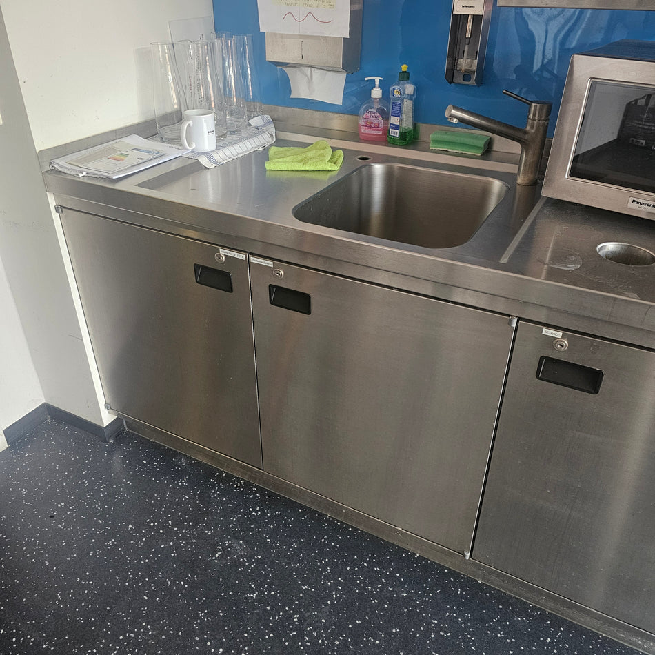 Spülttisch Arbeitsschrank mit Aufkantung Küchenschrank Edelstahl Gastro