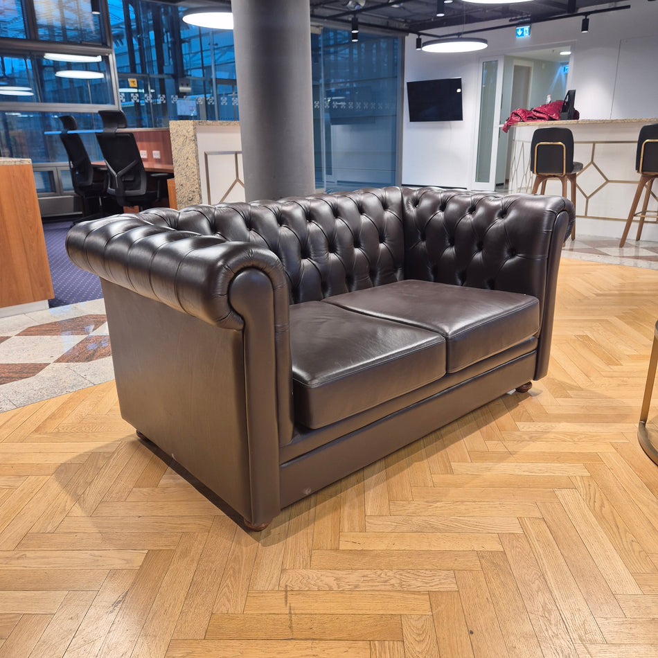 Chesterfield Stil Sofa 2-Sitzer dunkelbraun – Kunstleder Couch gebraucht