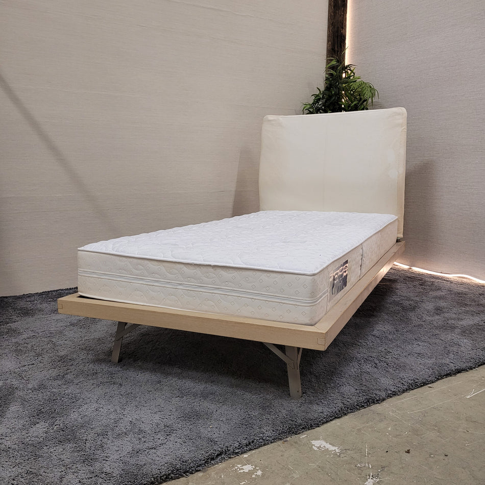 Modernes Einzelbett 100x200 cm mit Matratze & Lattenrost – helles Holz – Bett gebraucht