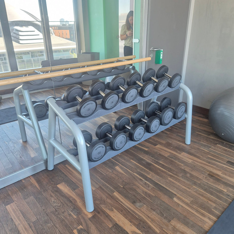 Freihantelbank mit Freihanteln Technogym