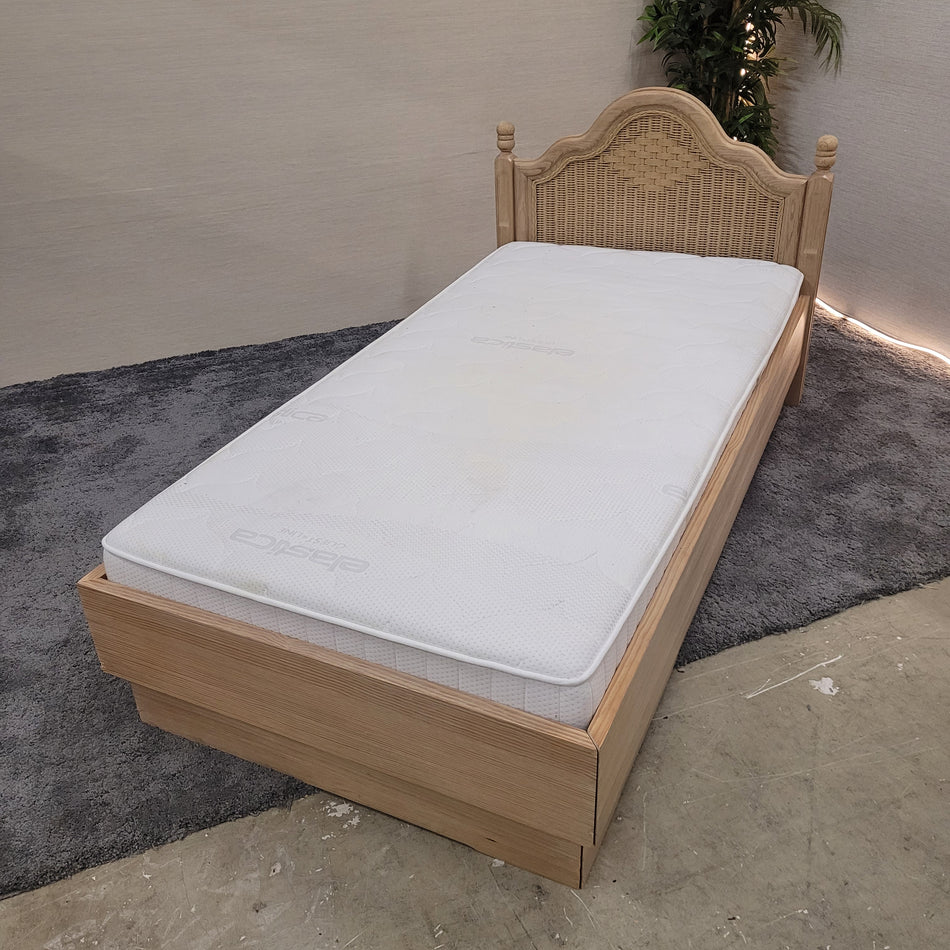 Massivholz Einzelbett 100x200 cm mit Lattenrost & Matratze – natur – gebraucht