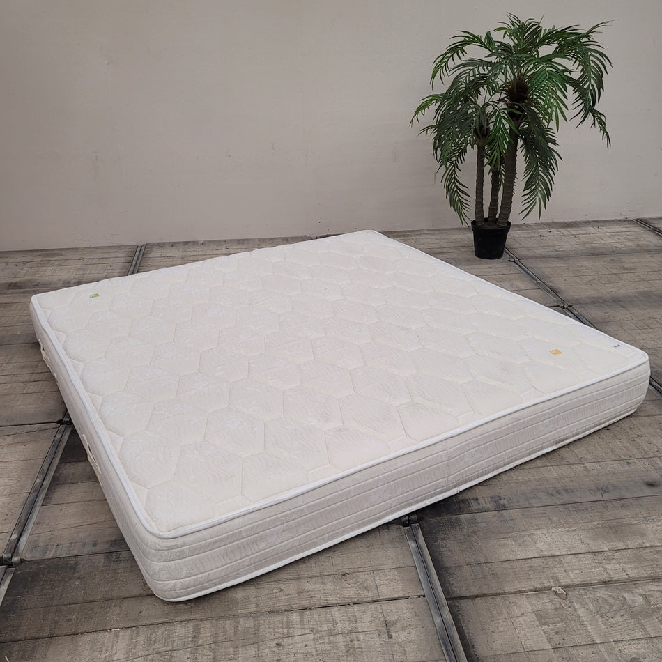 Pikolin Doppelmatratze 200x200 für Doppelbett Weiß Stoff Matratze Gebraucht