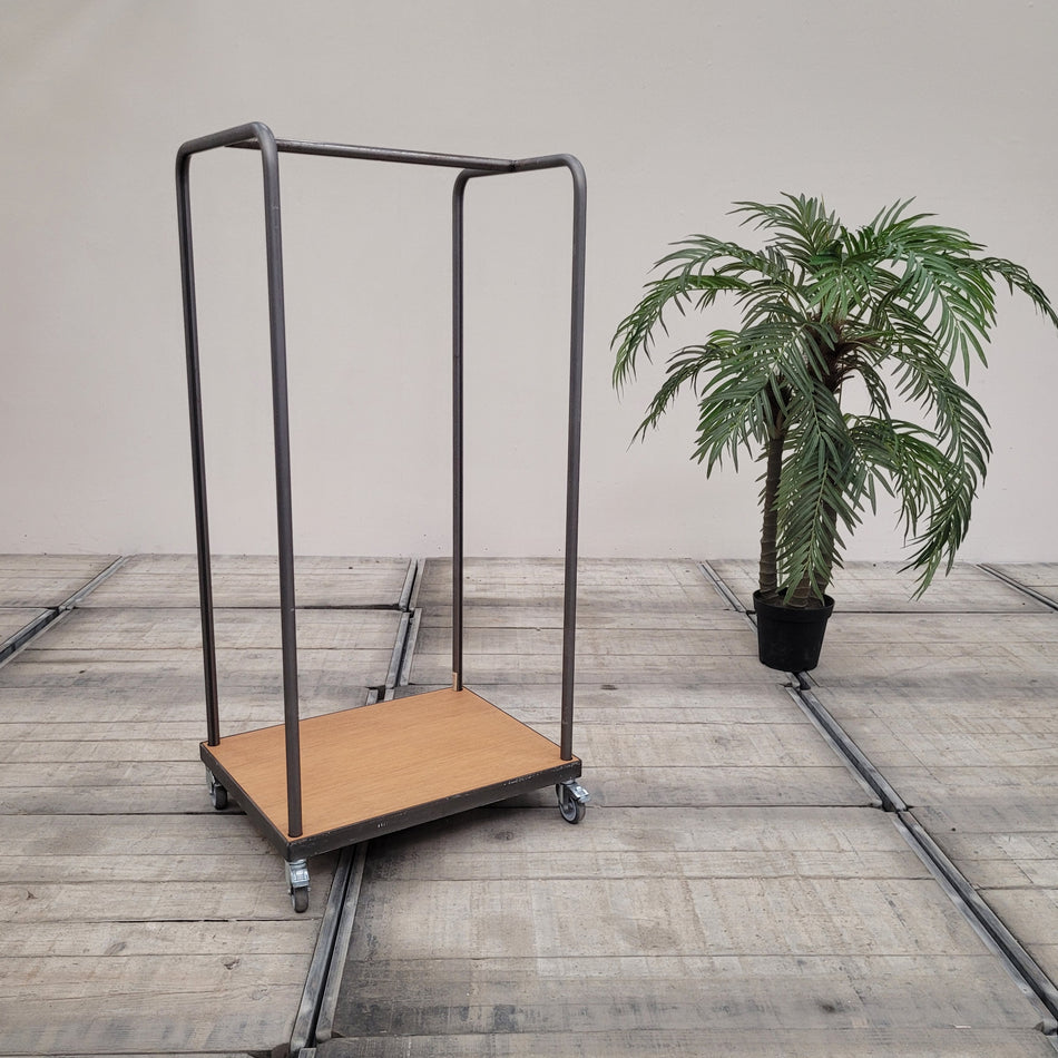Original Kleiderständer Holz Metall Rollgarderobe Transportwagen Gebraucht