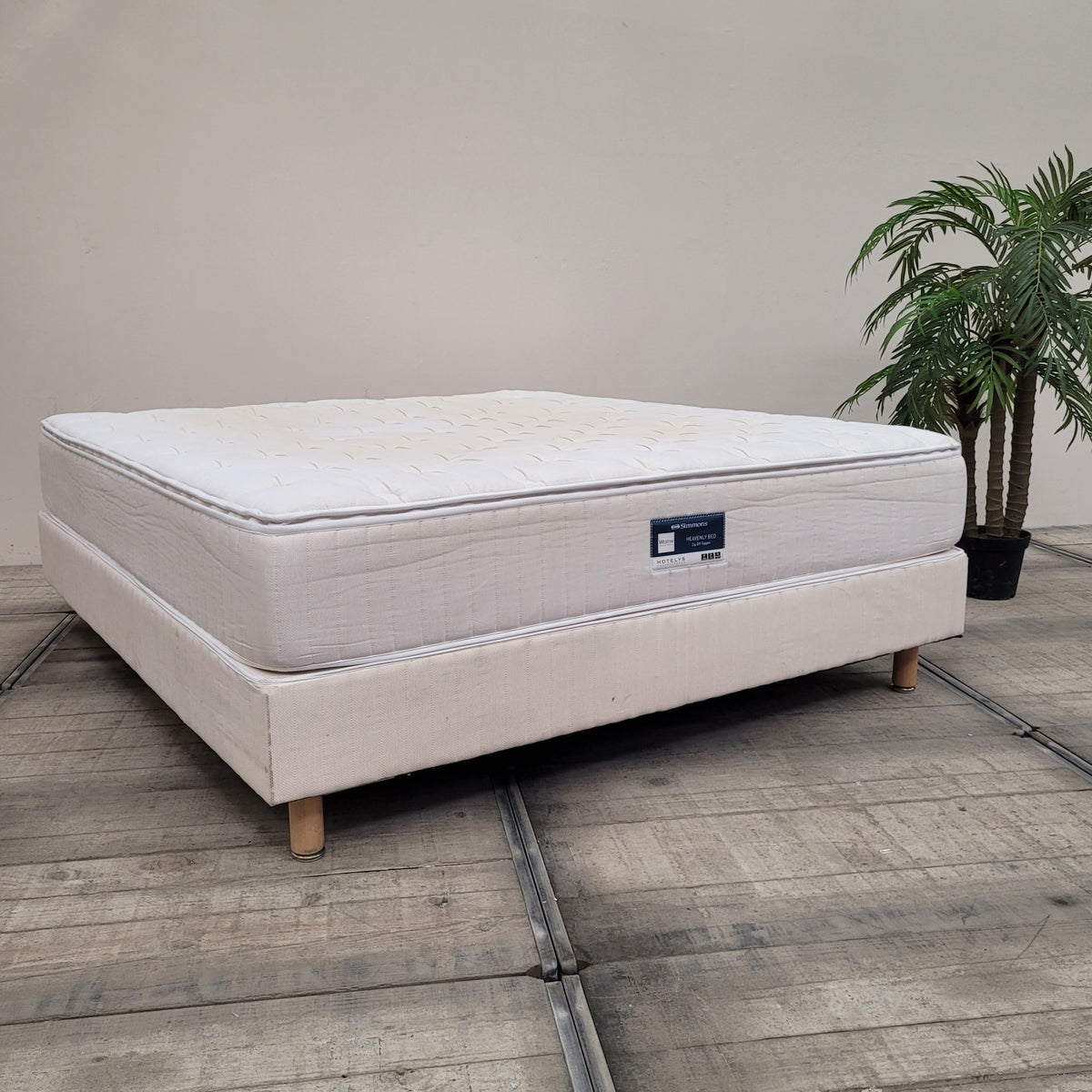 Simmons Heavenly Boxspringbett 180x200 inkl Matratze & Topper Bett Geb