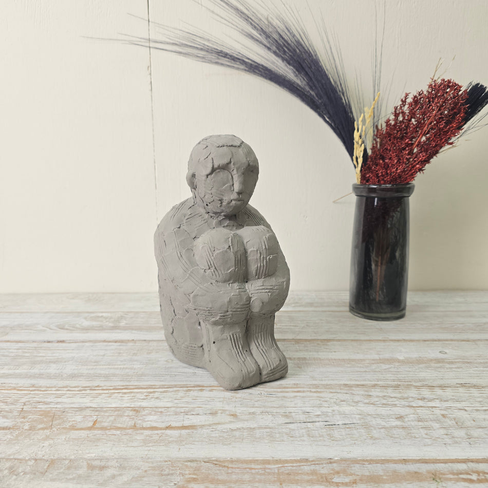 J-Line Figur Skulptur 25cm Figur Mensch Grau Zement Handgemacht Deko