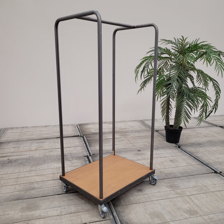 Original Kleiderständer Holz Metall Rollgarderobe Transportwagen Gebraucht