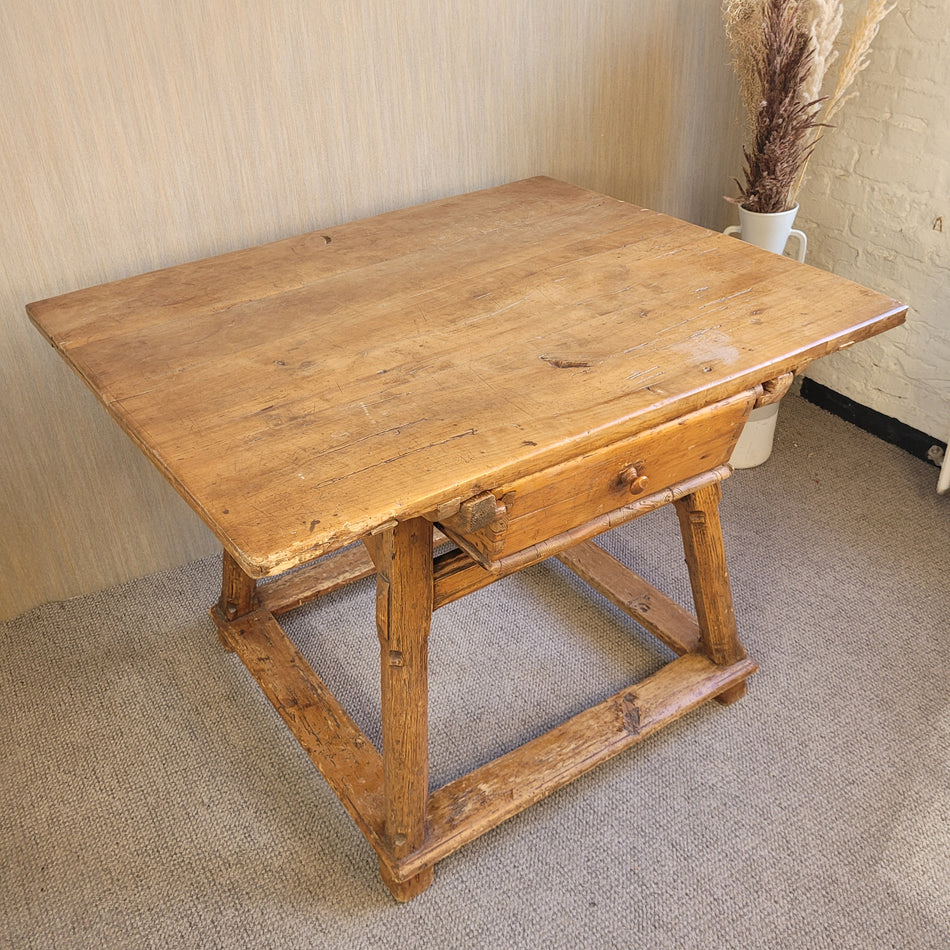 Esstisch gebraucht braun Holz mit Schublade Tisch