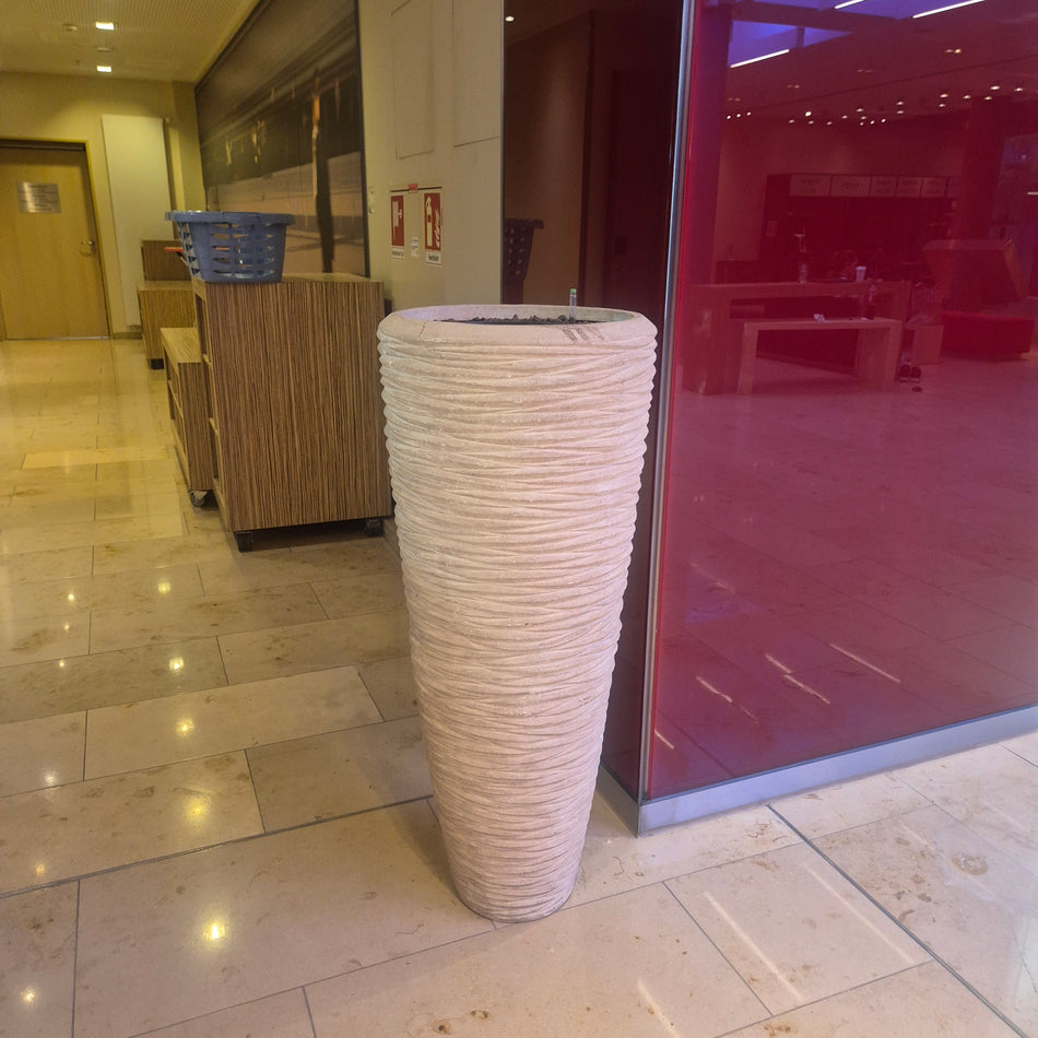 Blumenkübel Lobby