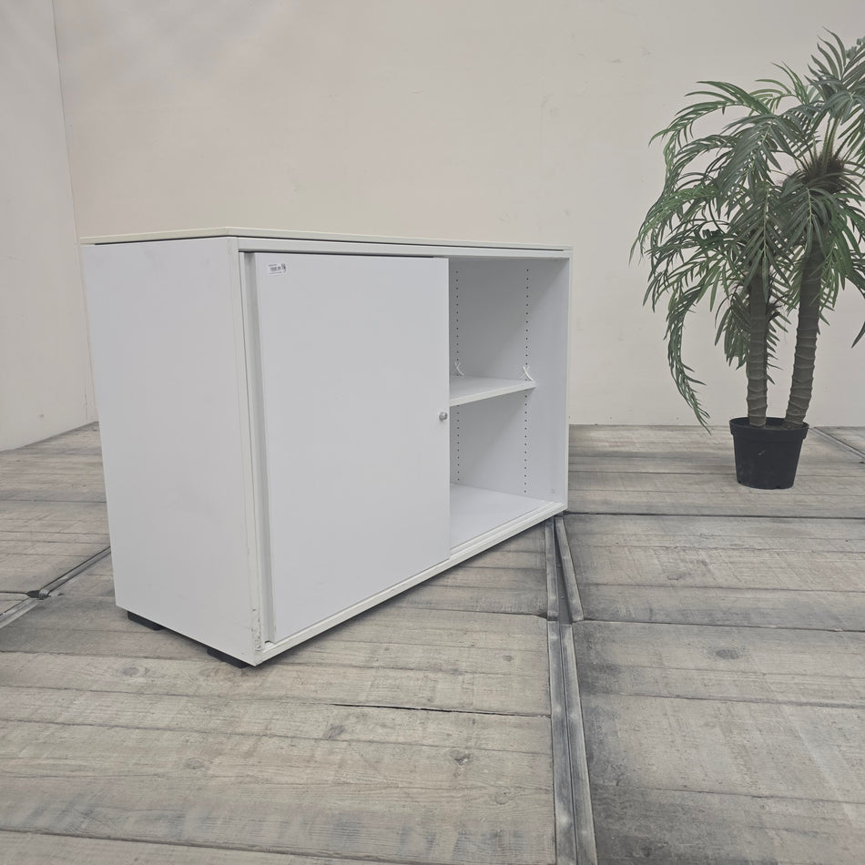 PLANMÖBEL Sideboard 120cm Schiebetüren Lichtgrau Holz Büromöbel Schrank Gebraucht