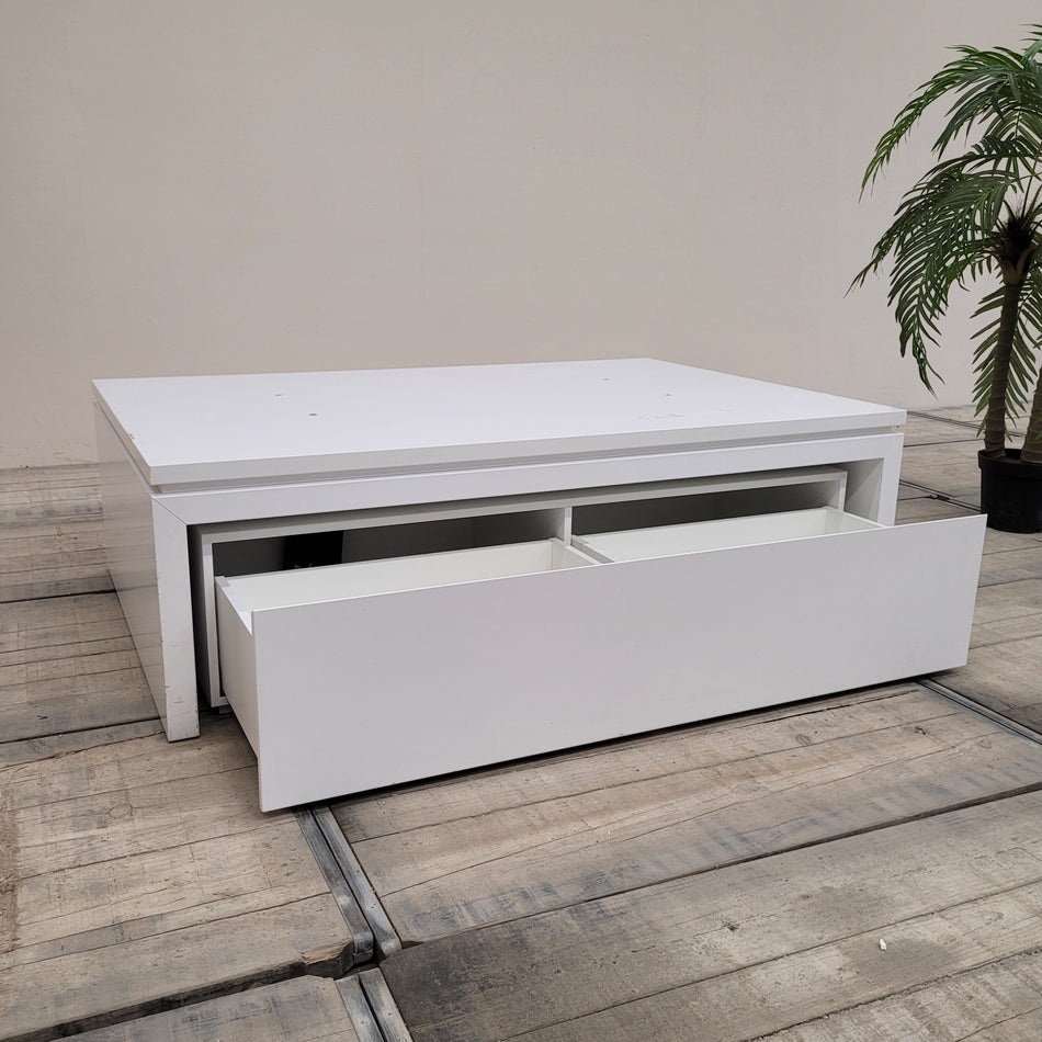 P&C Praesentationspodest Weiss Holz 150x105 Tisch gebraucht
