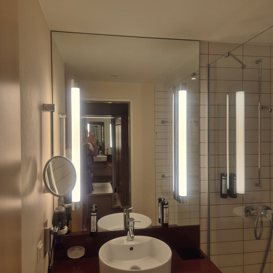 Badspiegel breit mit 2x Lampe