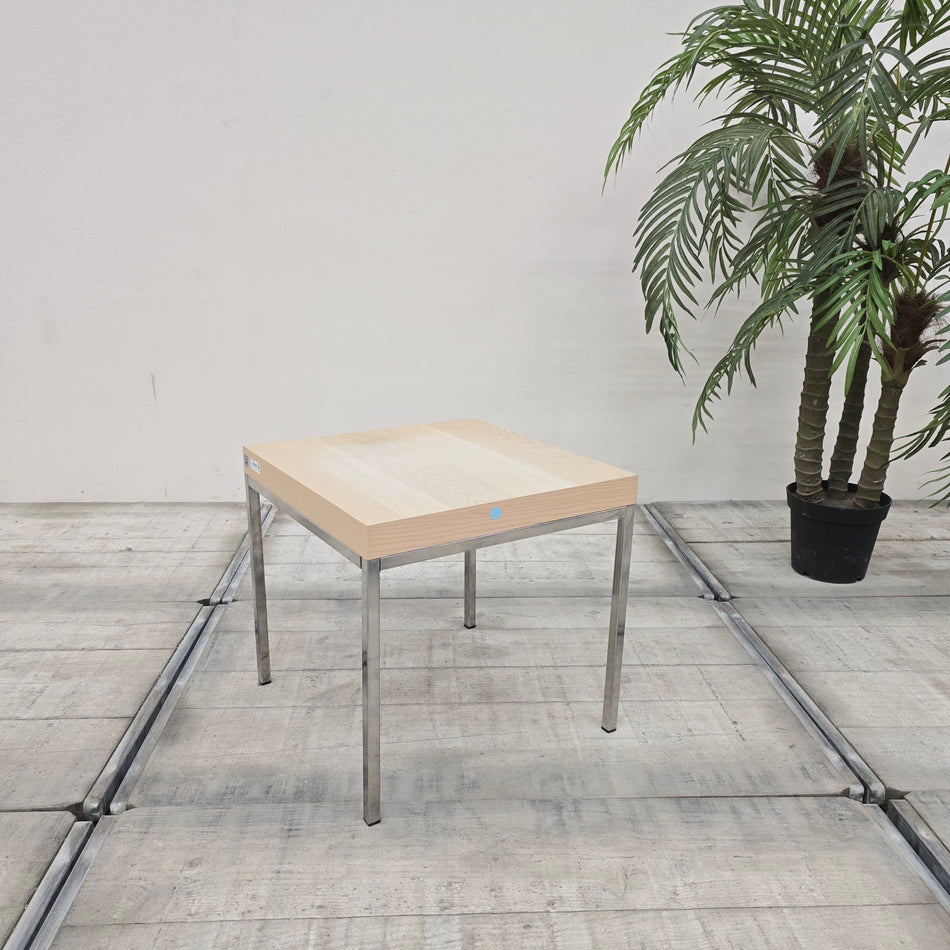IKEA Klubbo Beistelltisch Hellbraun Holz Quadratisch mit Metallgestell Tisch Gebraucht