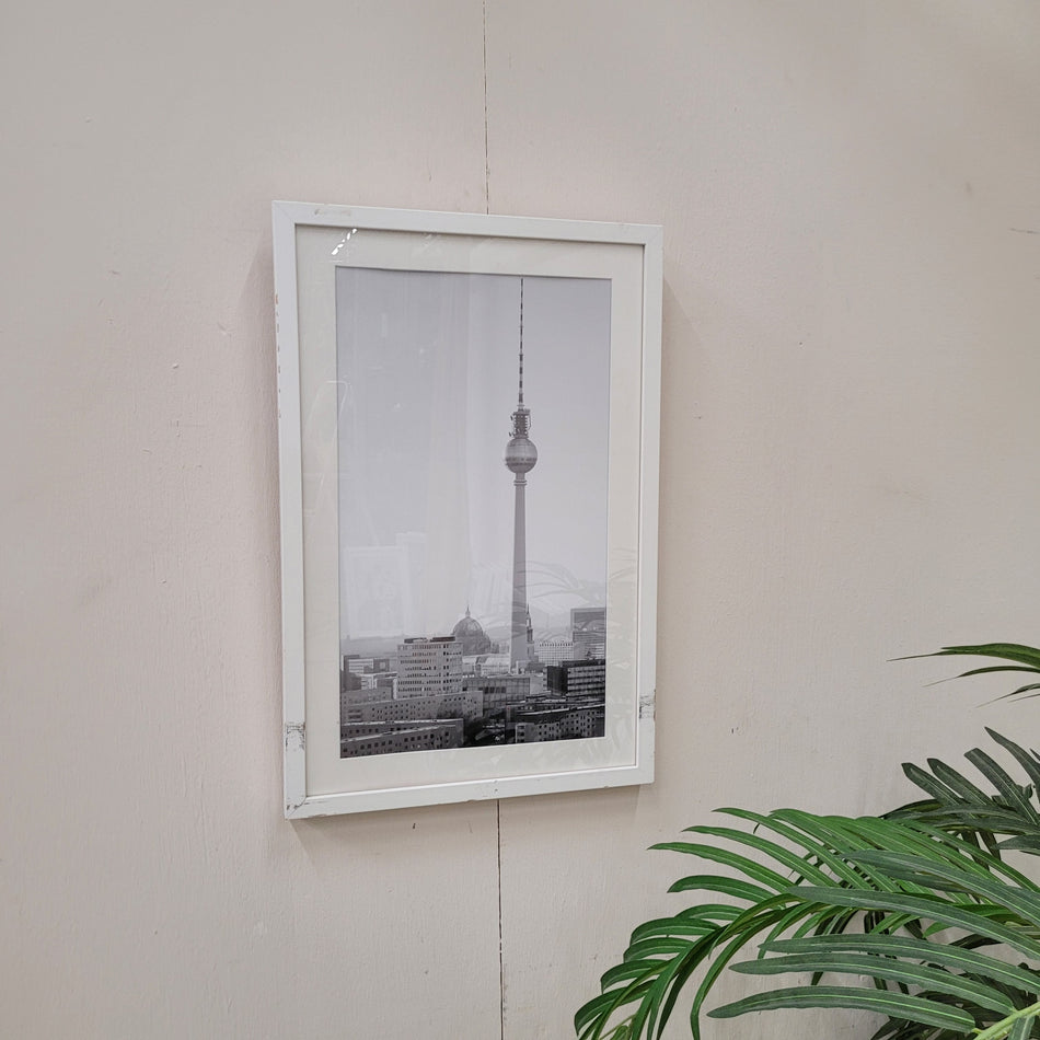 Wandbild Skyline Fernsehturm Berlin Schwarz-Weiß gerahmtes Foto Deko Gebraucht