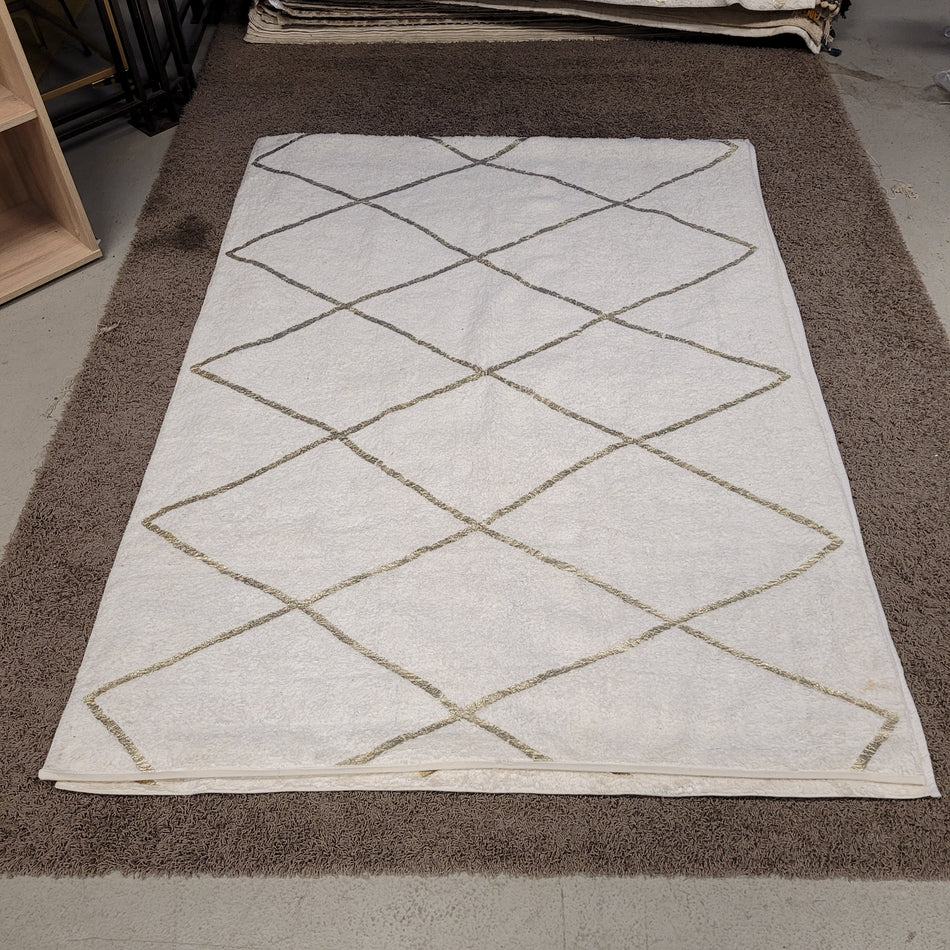 Teppich Creme Gold mit Rautenmuster – Neuware – 140 x 195cm