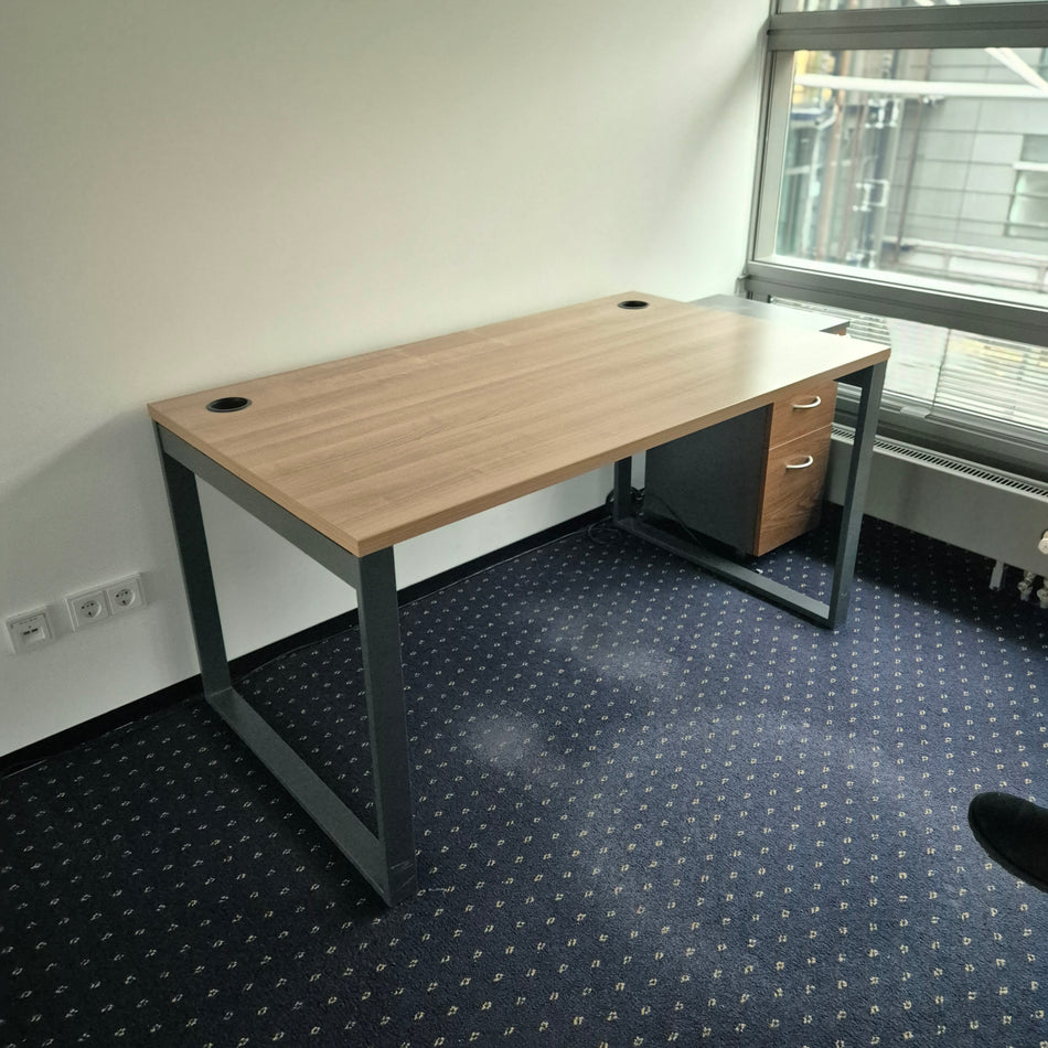 Schreibtisch aus Esche – Bürotisch 140×80 cm, gebraucht
