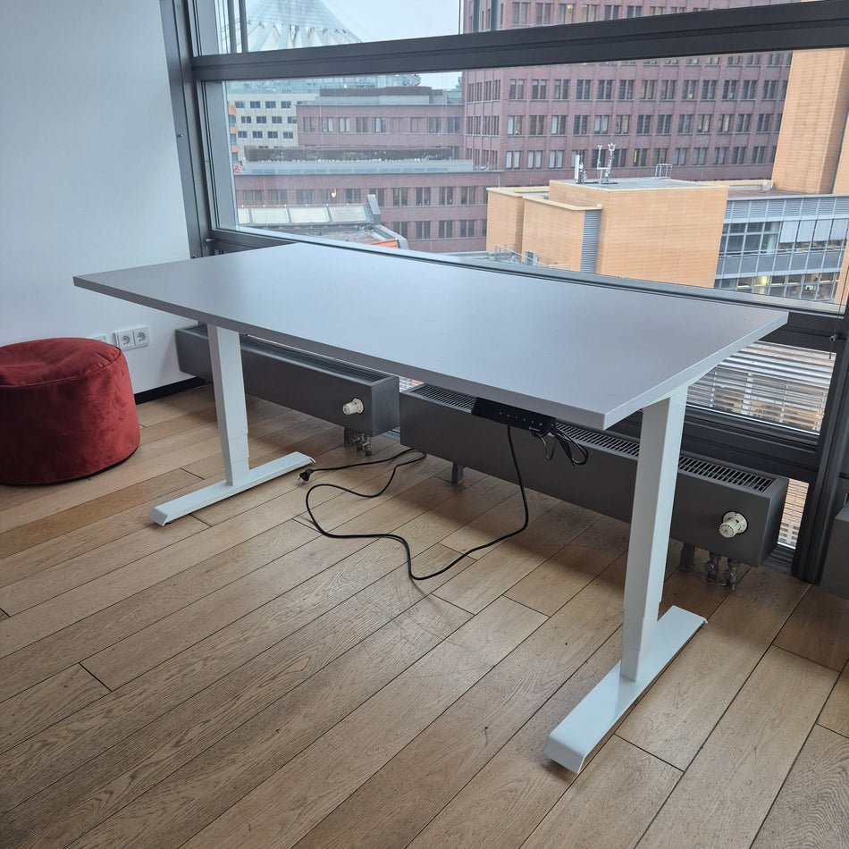 Elektrisch höhenverstellbarer Schreibtisch Ergotopia – 160×80 cm, gebraucht