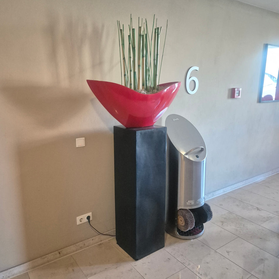 Dekorative Säule mit Vase