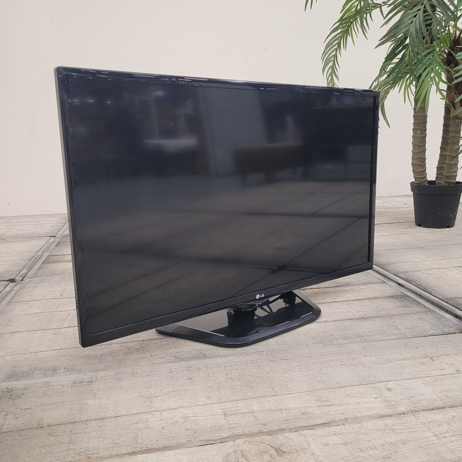 LG Fernseher TV 39 Zoll Standfuss Flachbildfernseher Gebraucht