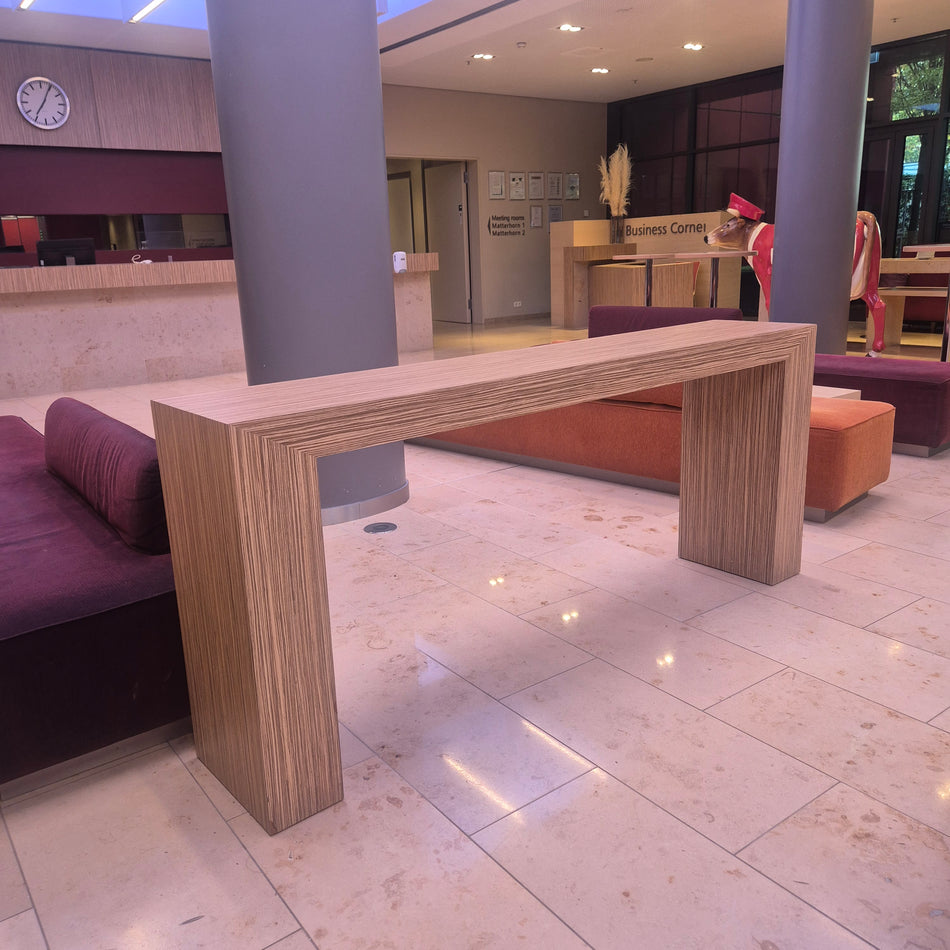 Stehtisch lang Lobby Zebrano