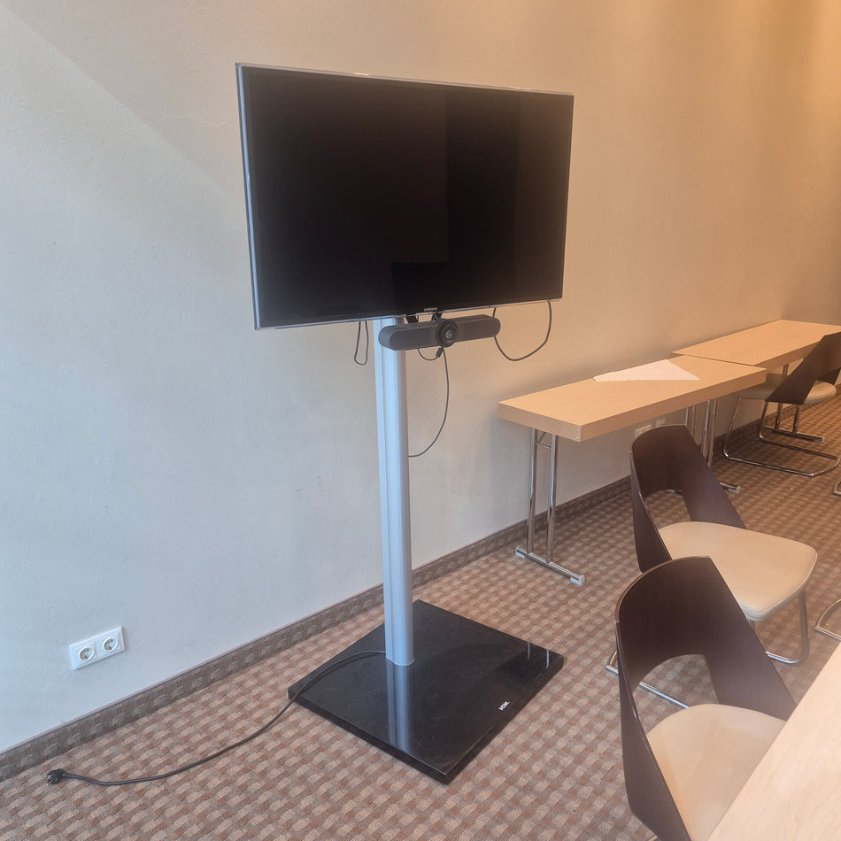 Fernseher TV Samsung UE46D6500 mit Ständer