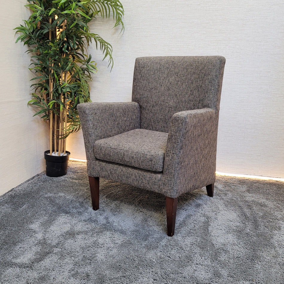 Moderner Sessel Stoff Grau mit Holzfüßen bequem & stilvoll gebraucht
 meliert